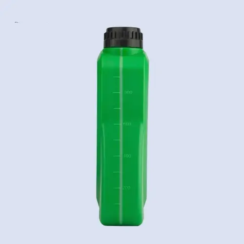 Side view of 1000ml green lubricant bottle with molded measuring scale.