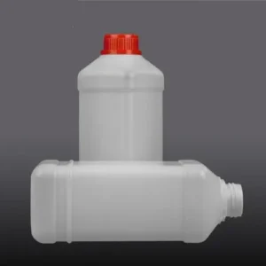 1000ml square hdpe lubricant jerry can horizontal view 1000ml square HDPE lubricant jerry can shown in horizontal position.