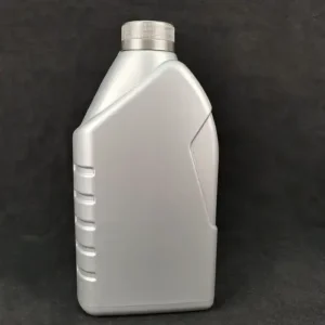 Front view of 1 liter silver HDPE car oil bottle for lubricant packaging